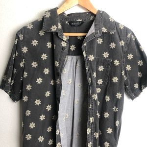 Vintage 1970s style Groovy Button Up